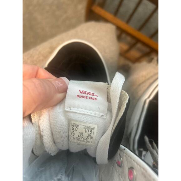 Vans - Picture 7 of 7